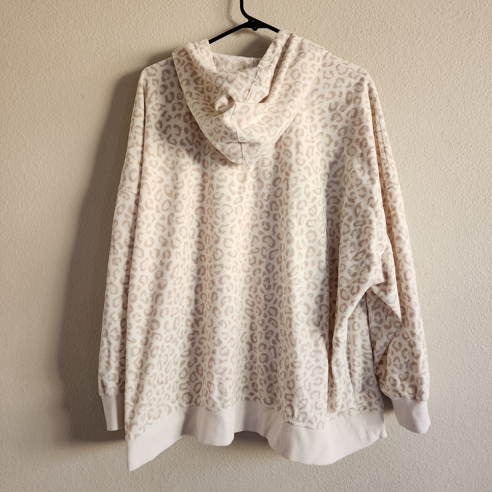 Old Navy Cream Leopard Print Cowl Neck Sweater Xxl - Picture 8 of 8